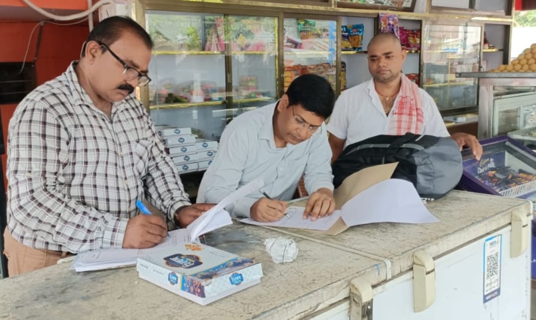 त्योहारों को देखते हुए खाद्य सुरक्षा अभियान, दस नमूने जांच हेतु भेजे गए