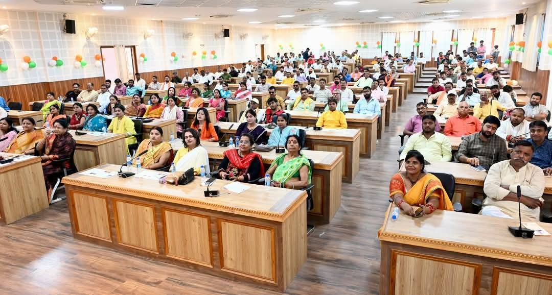 एनेक्सी भवन में भाजपा शहर विधानसभा के पंचायत  प्रतिनिधियों का सम्मेलन हुआ