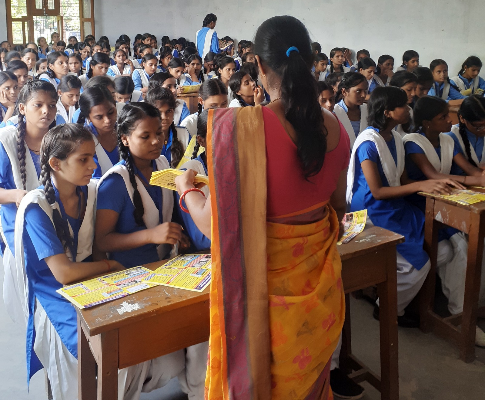 मनुष्य का शरीर खरबों कोशिकाओं यानि सेल्स से बना है और यह स्वस्थ कोशिकाएं शरीर की आवश्यकताओं के अनुसार बढ़ती और विभाजित होती हैं जो कि एक तरह की सामान्य प्रक्रिया है जिसमे शरीर का नियंत्रण रहता है।