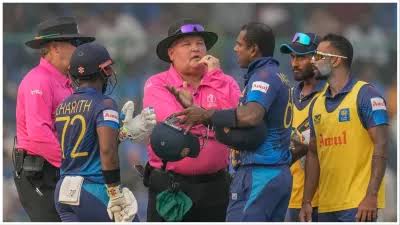 क्रिकेट के इतिहास में पहली बार 'टाइम आउट' होने वाले खिलाड़ी बने एंजेलो मैथ्यूज