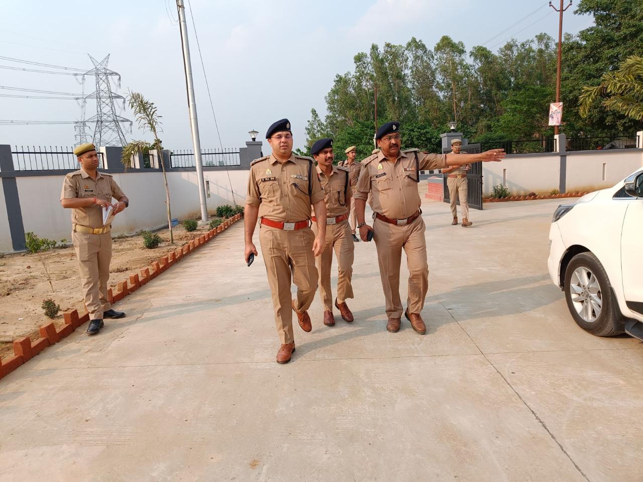 गोरखपुर आज दिनांक 3/5/2025 को वरिष्ठ पुलिस अधीक्षक डॉ गौरव ग्रोवर. जनपद  गोरखपुर द्वारा निर्माणधीन फायर स्टेशन चौरी चौरा का निरीक्षण किया गया