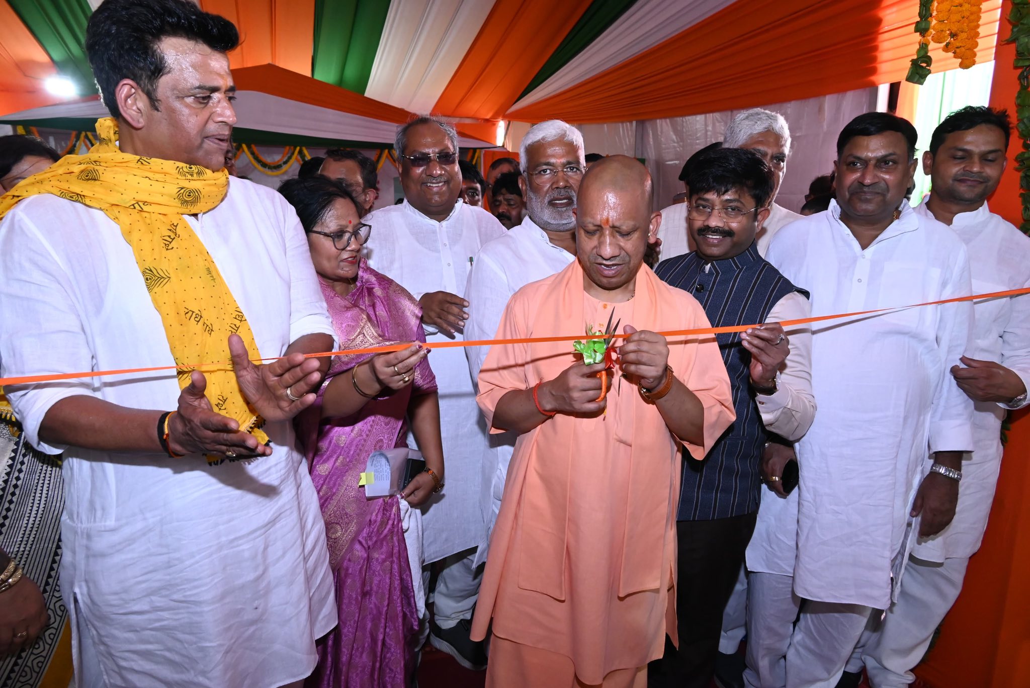 गोरखपुर लिंक एक्सप्रेस-वे का लोकार्पण: 'नए उत्तर प्रदेश' के समृद्ध भविष्य की ओर एक बड़ा कदम