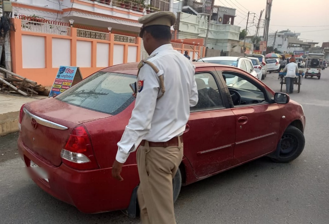 लगातार चल रहा चेकिंग का अभियान