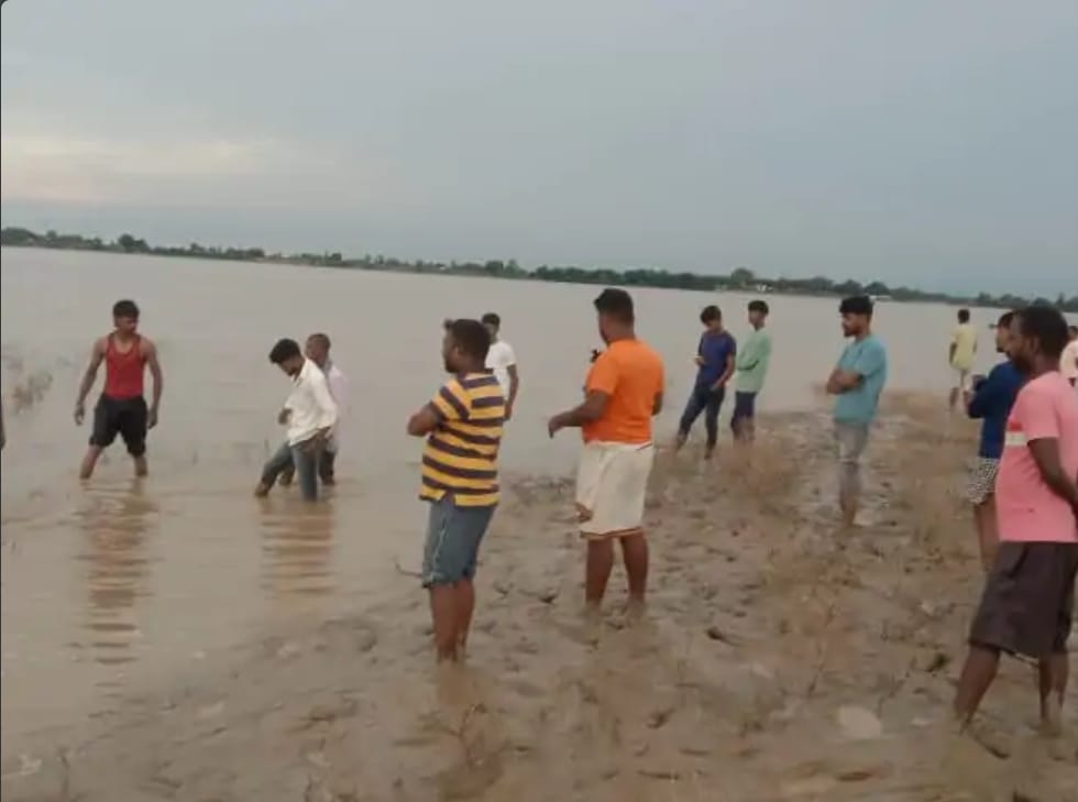 ननिहाल आया मासूम गंगा की लहरों में समाया, गांव में मातम