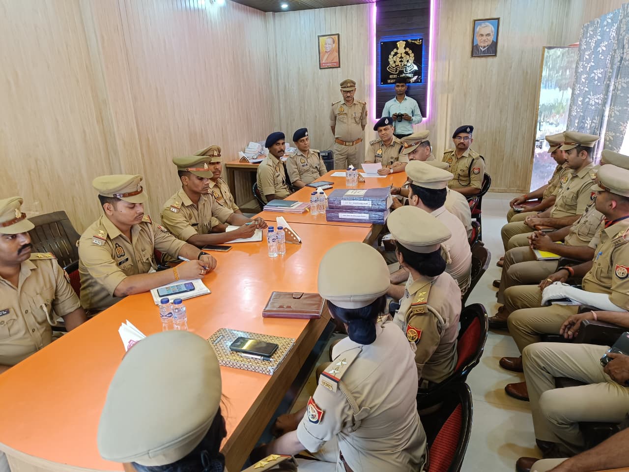 रजिस्टरों की जांच, मालखाना व परिसर की व्यवस्था पर दिया जोर, चौकीदारों को किया सम्मानित