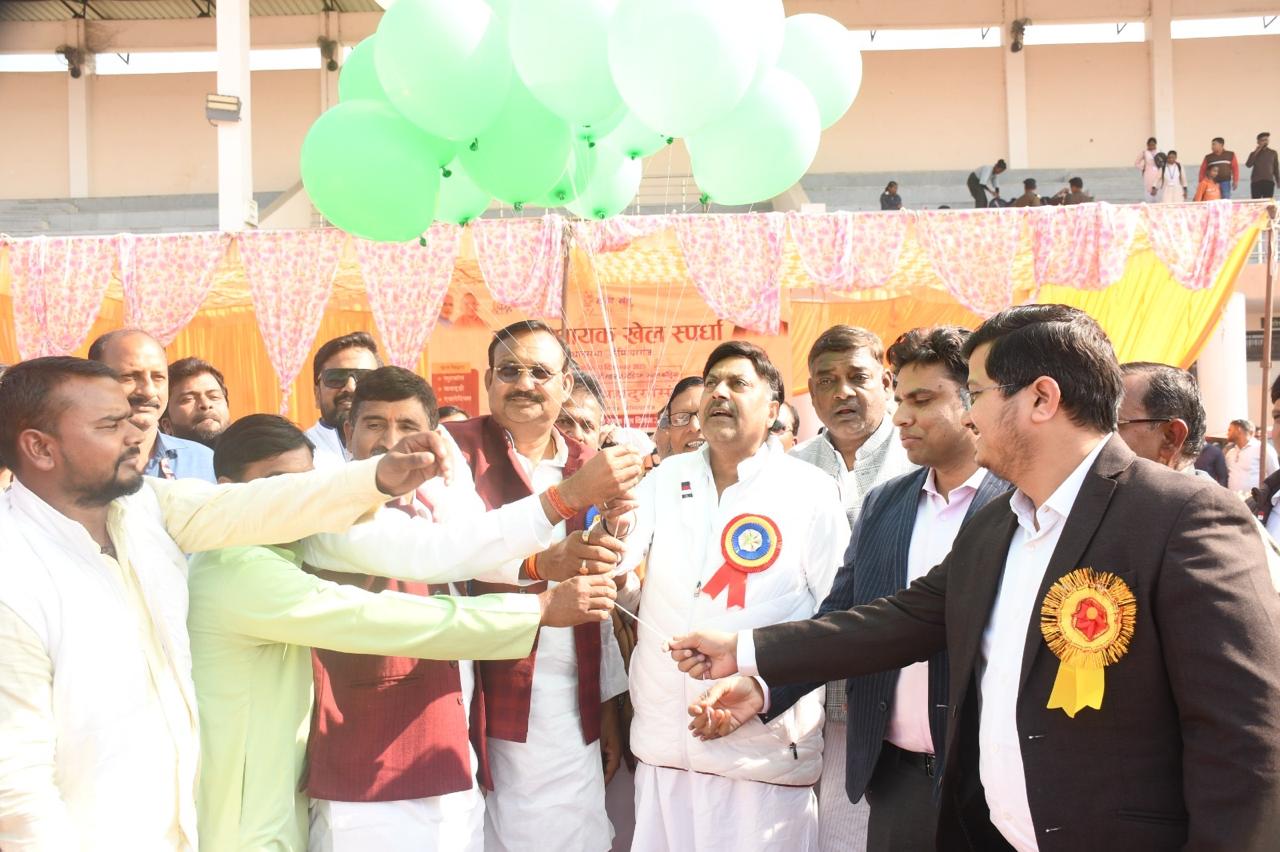 माननीय सांसद खेल महोत्सव के अंतर्गत कैंपियरगंज में विधायक खेल स्पर्धा का आयोजन