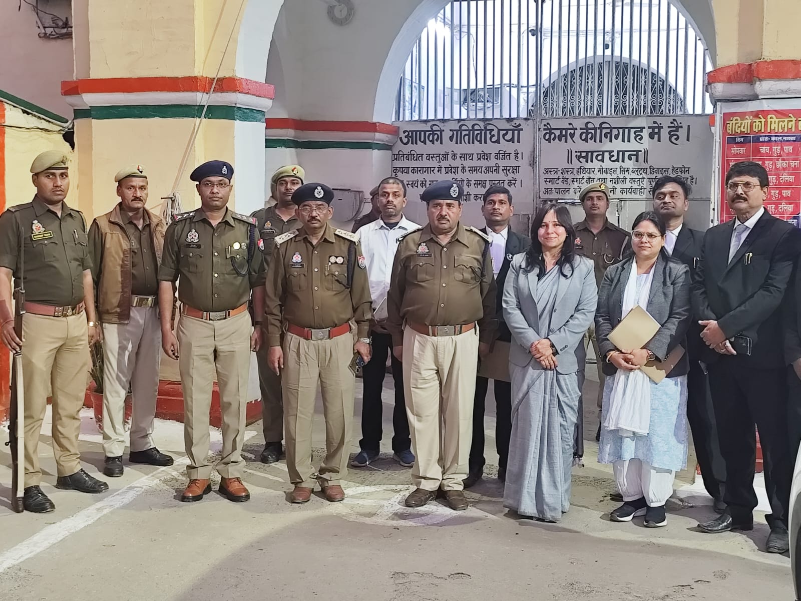 जिला कारागार गोरखपुर का UPSLSA टीम ने किया निरीक्षण