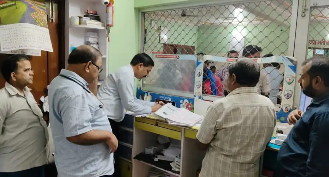 बच्चों के अस्पताल के मेडिकल स्टोरों पर किया निरीक्षण,कफ सिरप के लिए नमूने