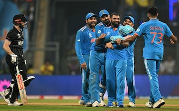 न्यूजीलैंड को 70 रन से हरा भारत विश्व कप के फाइनल में, मोहम्मद शमी ने झटके 7 विकेट