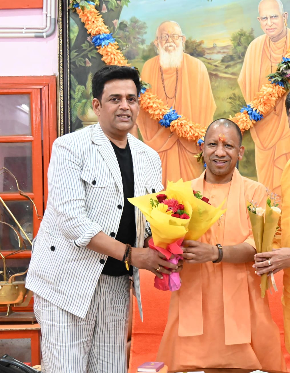 सन्यास से सेवा तक – सीएम योगी आदित्यनाथ का जनसमर्पित नेतृत्व" :सांसद रवि किशन शुक्ला