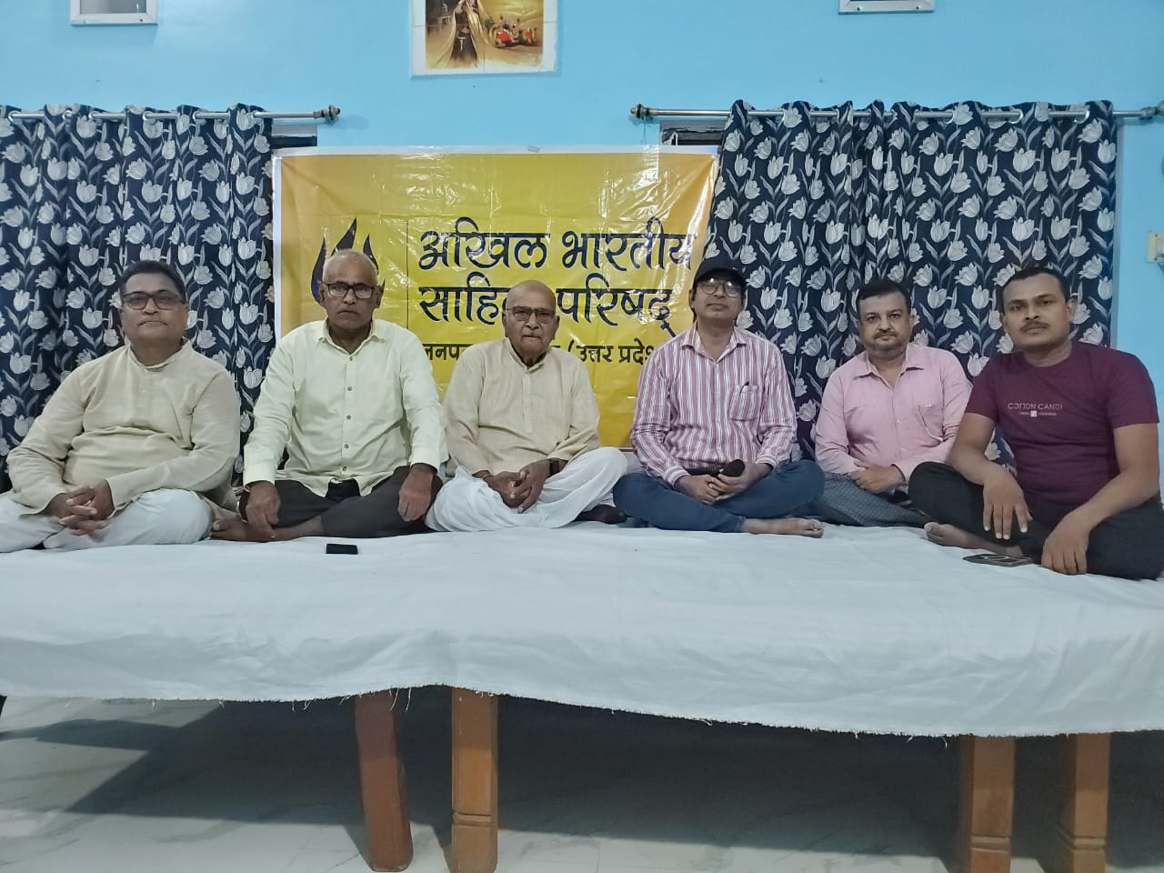 प्रेमचंद और डॉ. उमाशंकर तिवारी की साहित्यिक विरासत पर हुआ मंथन, भव्य काव्य-गोष्ठी में गूंजी रचनाओं की स्वर-लहरियां