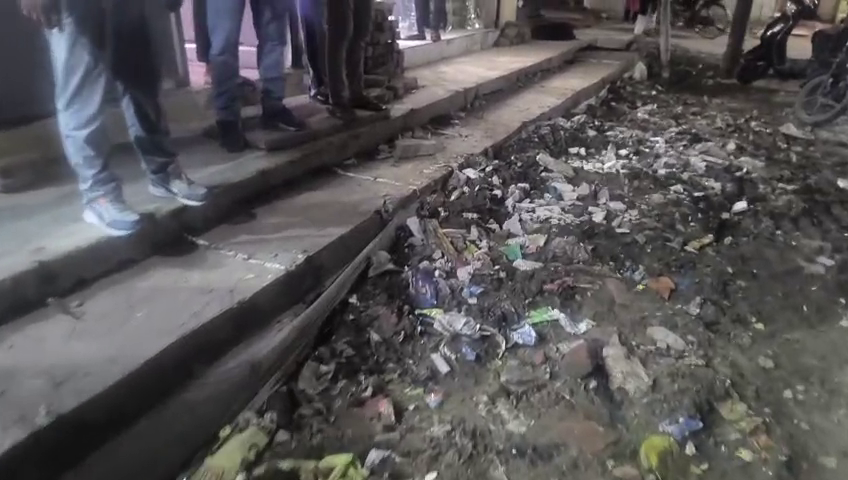 गोरखपुर वार्ड 58 में नाले के निर्माण कार्य में लापरवाही, जनता आक्रोशित