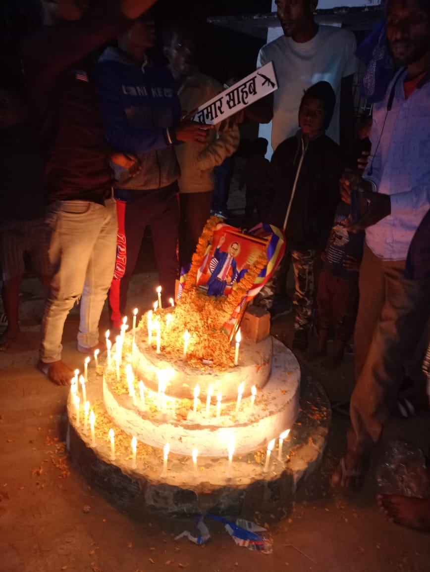 आज 6दिसम्ब बुधवार को गोरखपुर जनपद कैंपियरगंज के मुसाबर में अंबेडकर महापरिनिर्वाण दिवस मनाया
