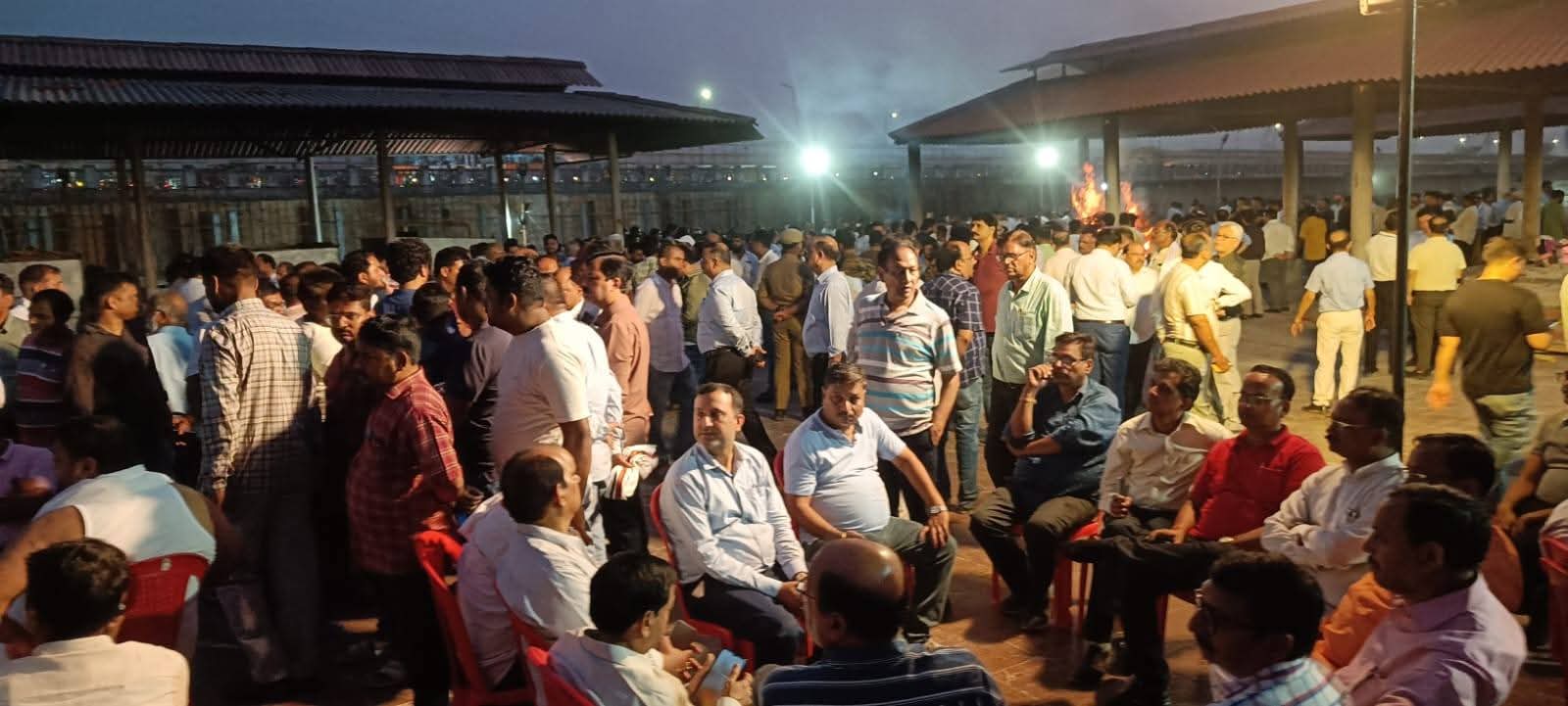 उमड़ा जनसैलाब ,अम्बरीष श्रीवास्तव को नम आंखों से दी गई अंतिम विदाई, हर आंख हुई नम