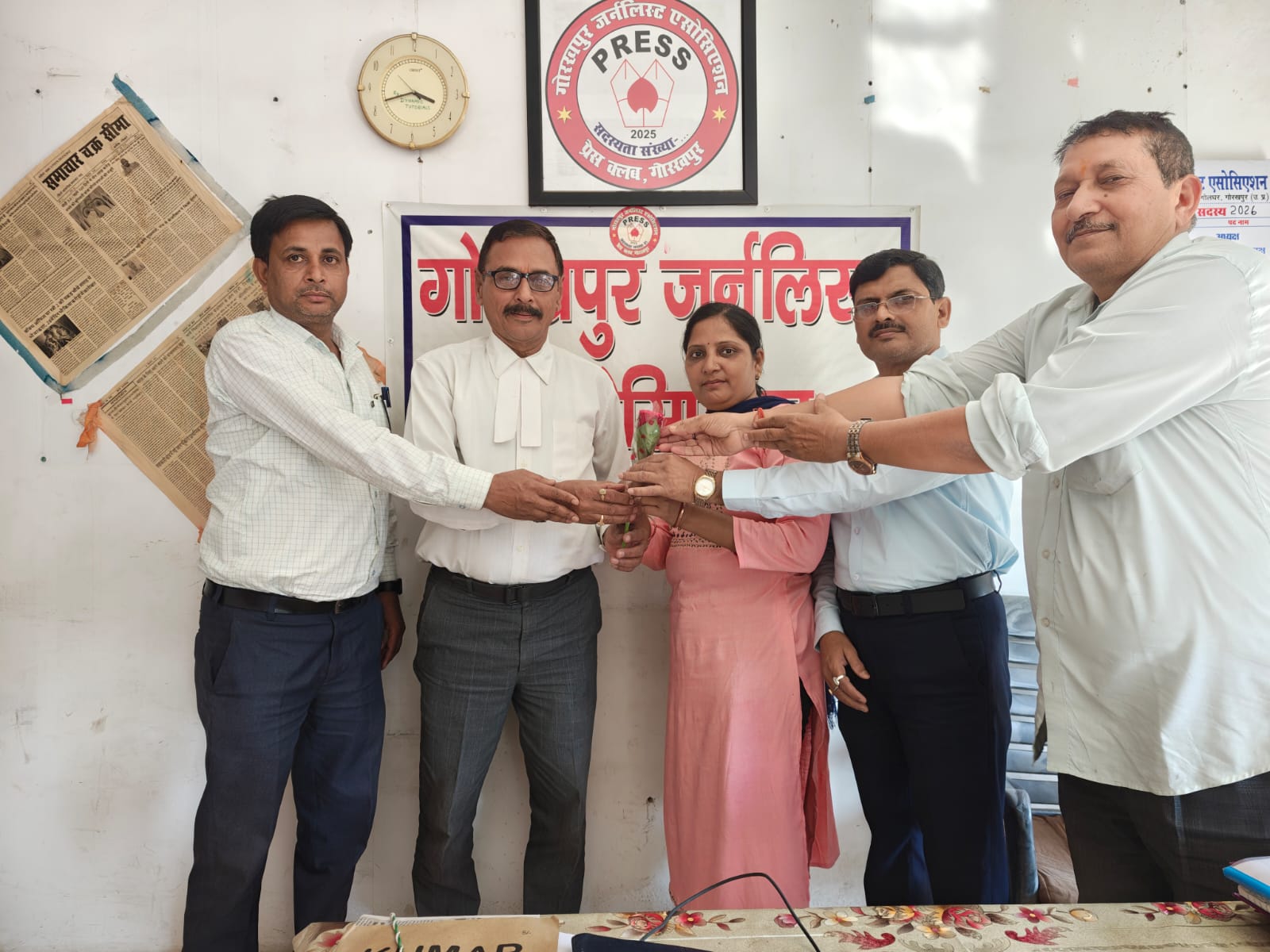 मानवता की मिसाल: जरूरतमंद मरीज के लिए रक्तदान कर महिला ने बचाई जान