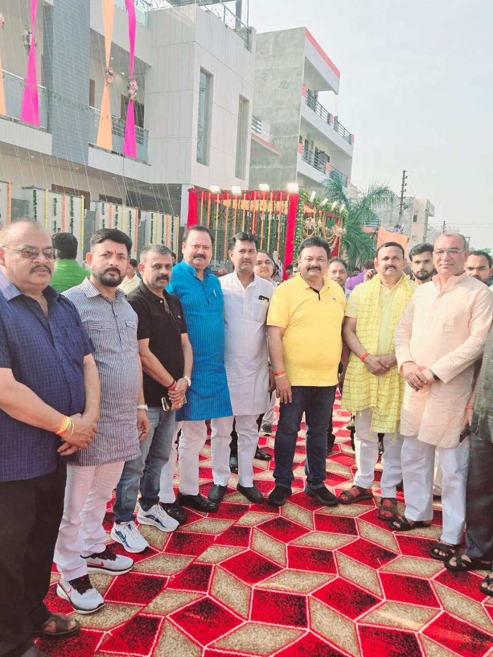 सहजनवा के लोकप्रिय विधायक मा०प्रदीप शुक्ला जी के नवनिर्मित आवास पर आयोजित हुआ गृह प्रवेश कार्यक्रम