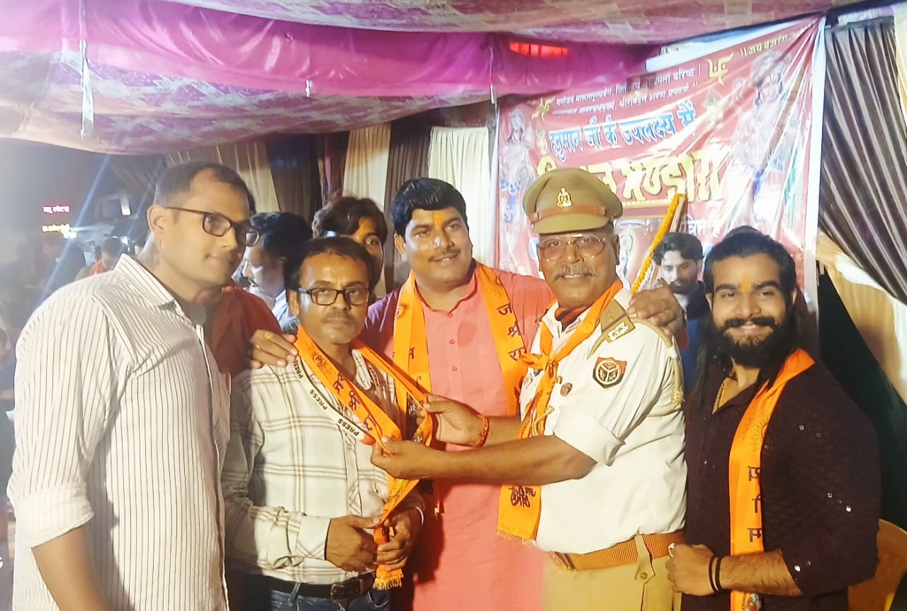 सावन के पावन महीने में हनुमान जी के आशीर्वाद से विशाल भंडारा का आयोजन